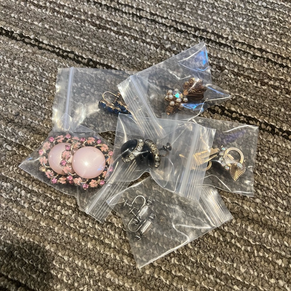 Six pairs of vintage clip earrings